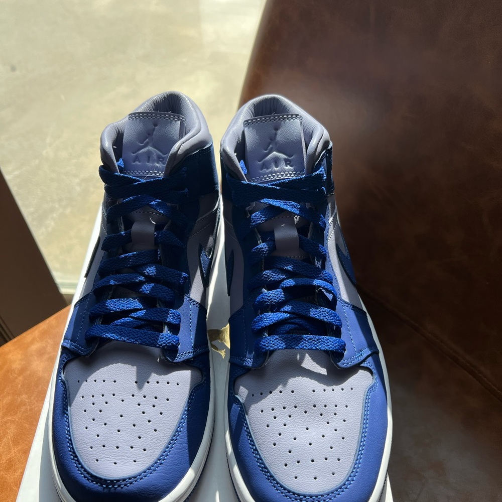 Women’s Air Jordan 1 Mid